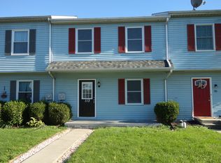 113 Stonehouse Ln, Columbia, PA 17512