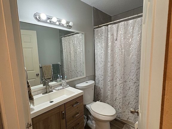 5th image of 9749 Penn Ave S APT 11