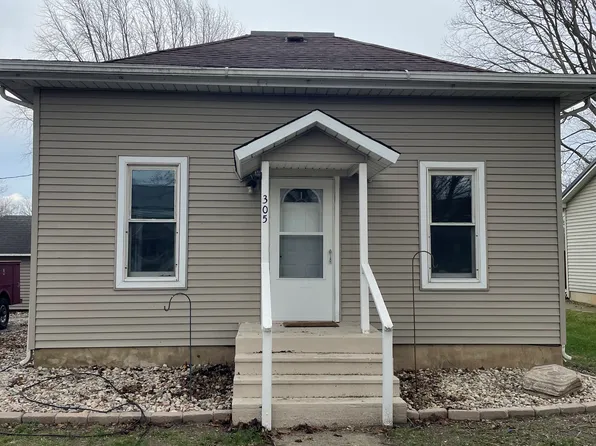 305 S Franklin St, Mentone, IN 46539