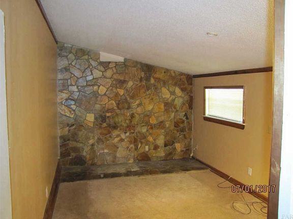 4th image of 4685 Kimberly Dr