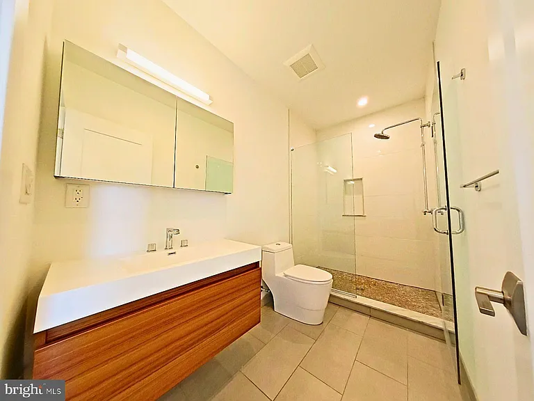 421 Wallace St — Photo 27
