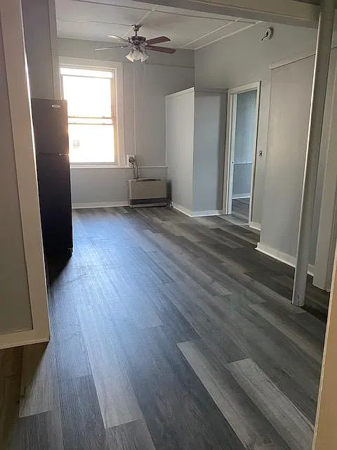 3 bed, 1050 sqft, $1,675 — Photo 2