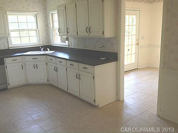 5th image of 105 Saint Martins Ln