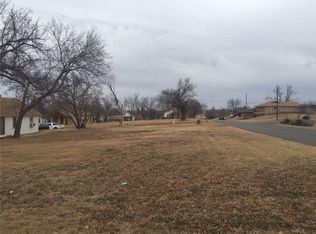 621 W Tom Stafford St LOT 11 & 12, Weatherford, OK 73096
