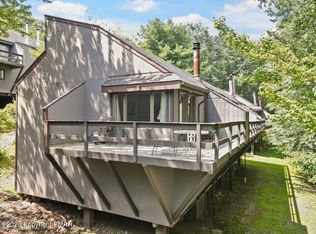 18 Middle Village Way, Tannersville, PA