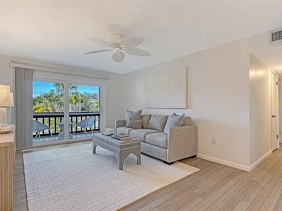 2nd image of 3201 Beneva Rd Unit 204