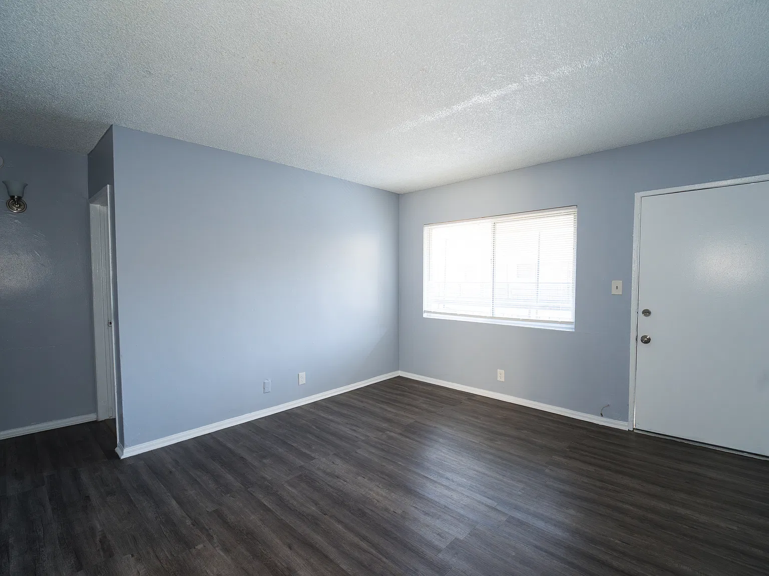 2 bed, 714 sqft, $2,095 — Photo 4