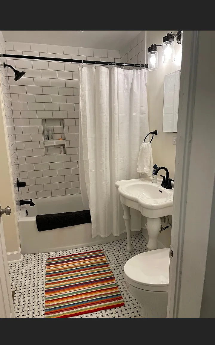 2 bed, 1260 sqft, $2,200 — Photo 2