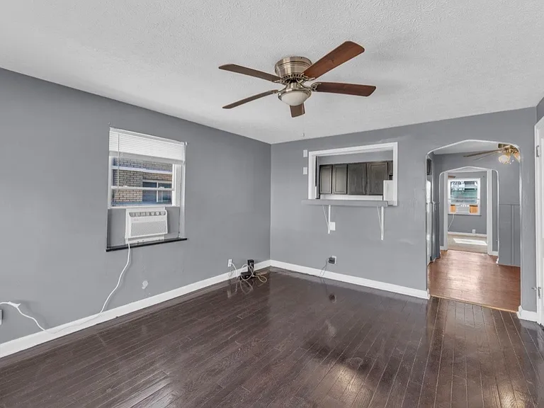 1631 Summit Rd #2 — Photo 3