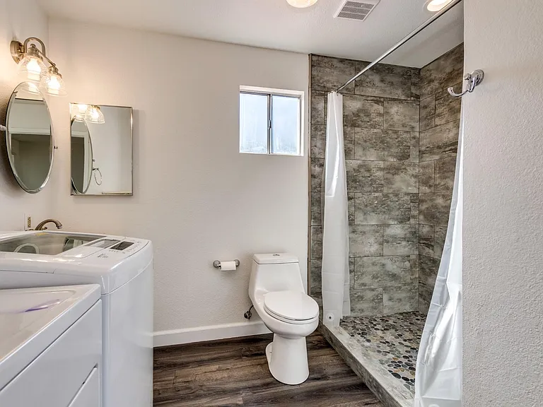 633 E Malibu Dr — Photo 8