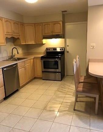 5th image of 30 Pleasant Dr APT 11