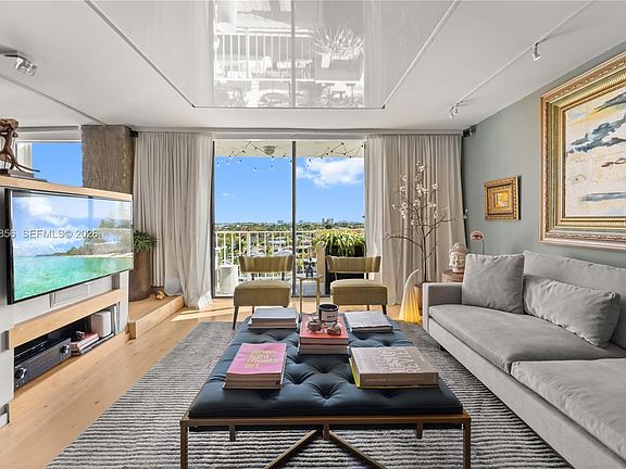 2nd image of 2350 NE 135th St APT 808