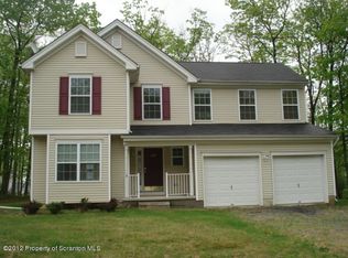 3537 Kensington Dr, Bushkill, PA