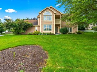 1250 Poplar Ridge Ct, Brookfield, WI 53045