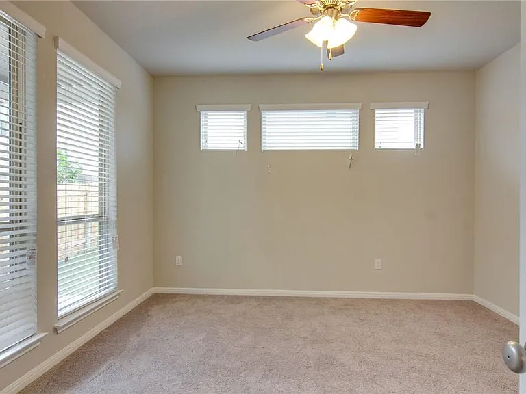 3240 E Whitestone Blvd #85 — Photo 18