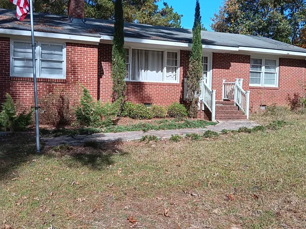 3206 Green Valley Dr, Sanford, NC 27330