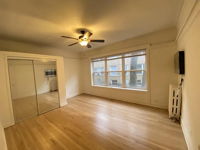 915 W Cornelia Ave #1A — Photo 5