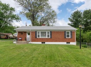 813 Skymont Rd, Staunton, VA 24401