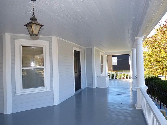 2nd image of 429 1st Ave NW