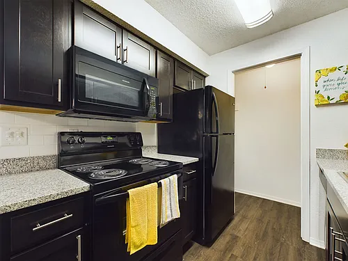 Raintree Apartments Photo 1
