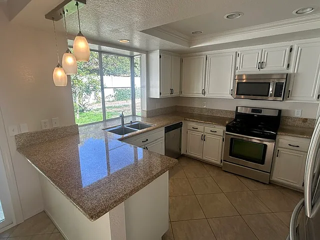 11577 Bryn Mawr Ave — Photo 5
