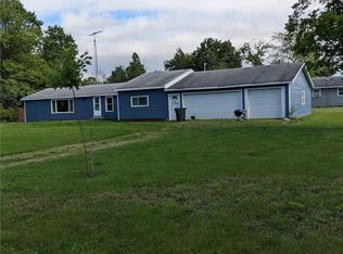 4 W Paris St, Ridge Farm, IL 61870