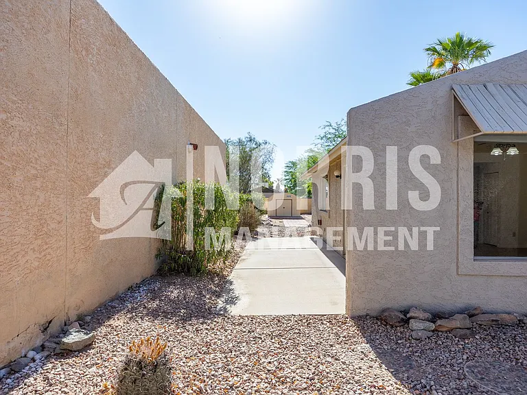 2542 N La Escondida Cir — Photo 25