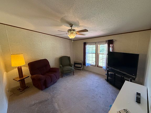 4th image of 575 Newfound Rd