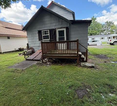 2nd image of 1 Mack St