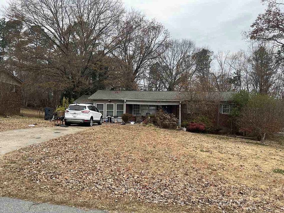 2nd image of 203 Oak Forest Dr