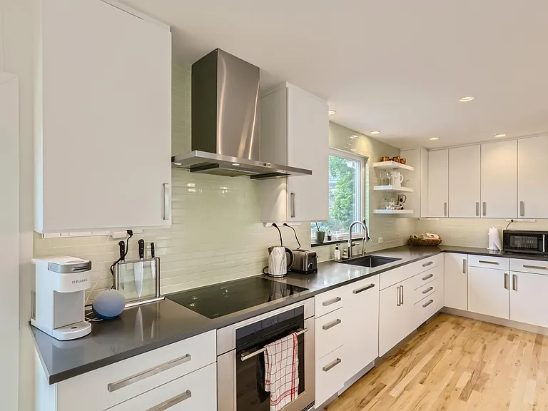 3210 Emerson Ave — Photo 5