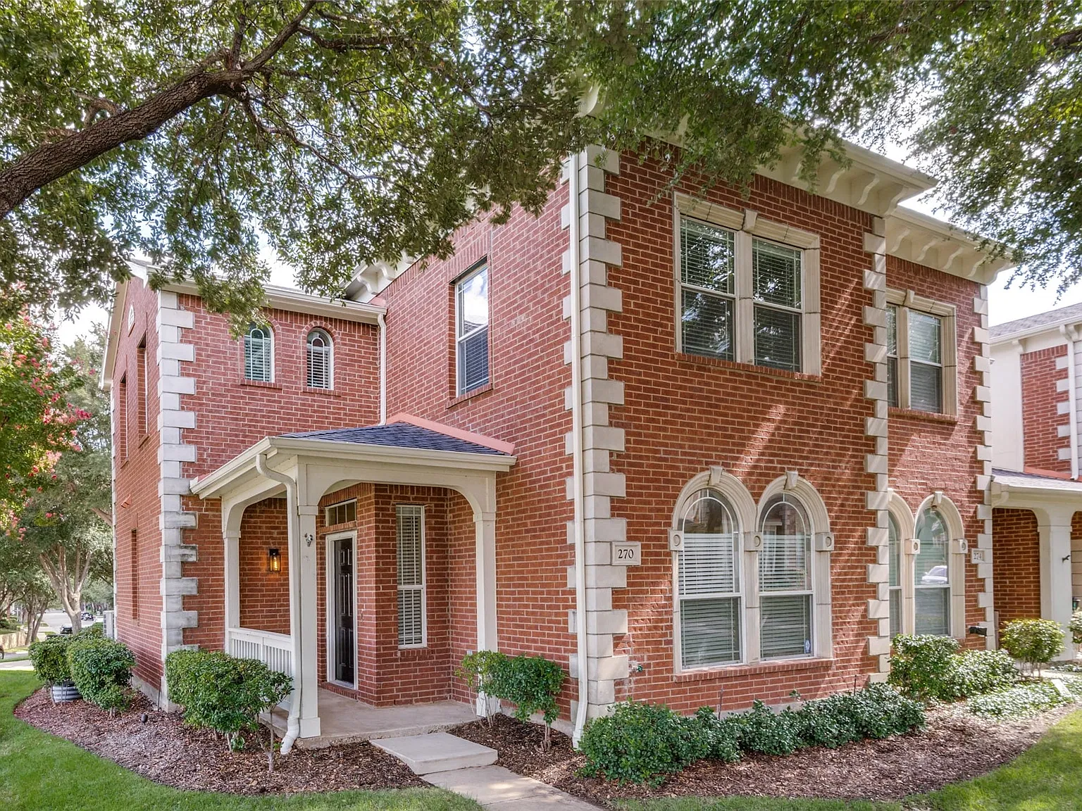 2 bed, 2.5 bath, 1691 sqft, $2,400 — Photo 1