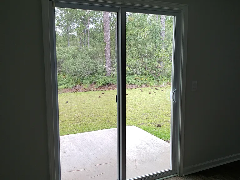 435 Coconut Dr — Photo 8