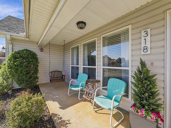 3rd image of 318 Sherry Ann Ct