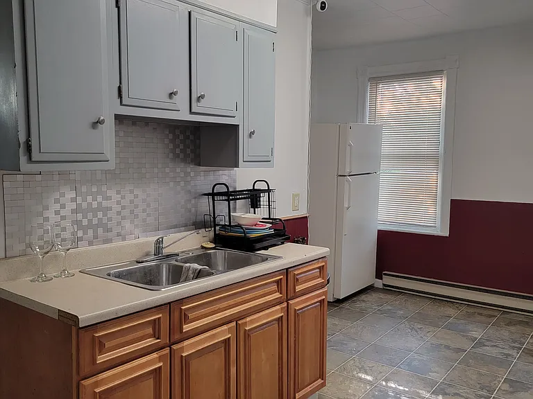 702 19th St #1 — Photo 11