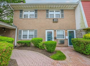 42 Springwood Drive, North Babylon, NY 11703