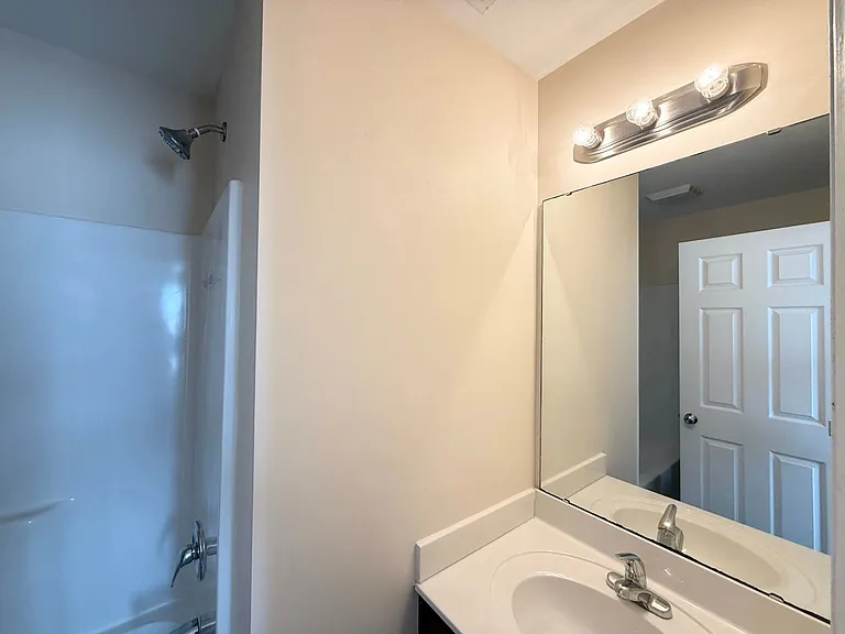 113 Spring Creek Dr — Photo 8