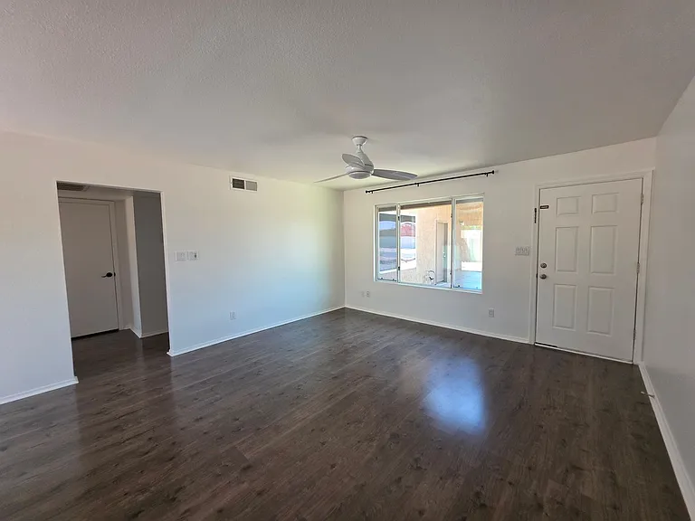 1506 E Palmdale Dr — Photo 12