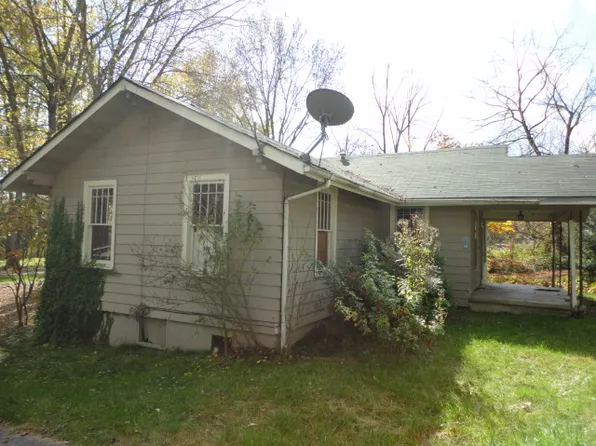 58 Cloverdale Dr, Hendersonville, NC 28792