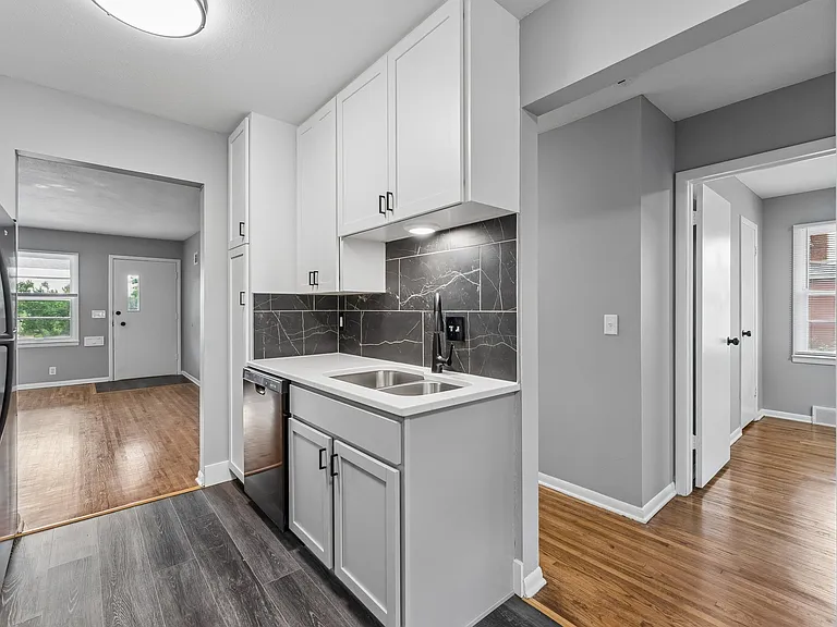 3711 N 67th Ave — Photo 18