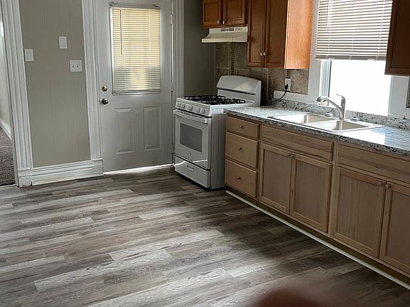 3rd image of 1026 Lincoln Ave