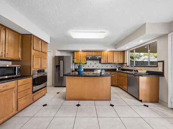 6415 Via Espana Dr, Houston, TX 77083