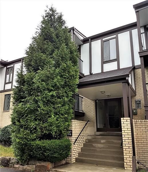 Welcome to the Woodbridge Community 1016 Thornberry Drive.
