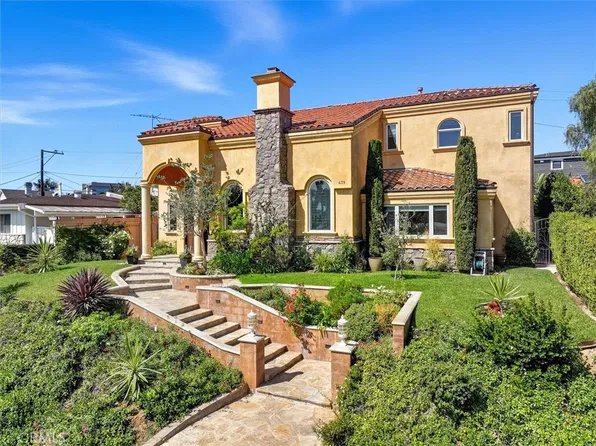 439 Catalina Dr, Newport Beach, CA 92663