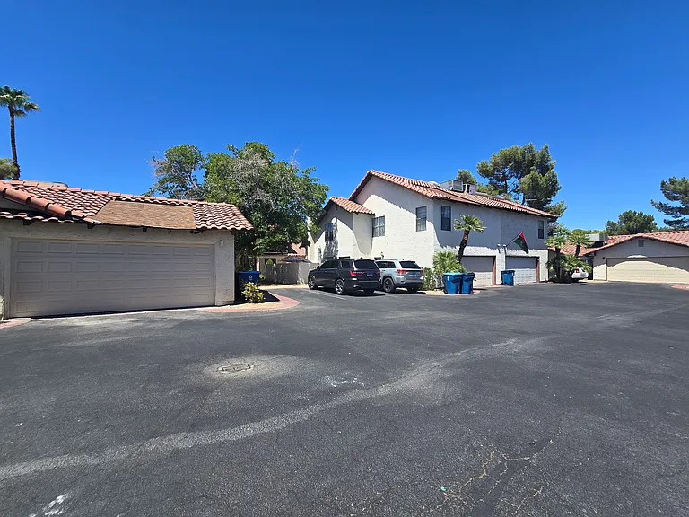 735 Spyglass Ln — Photo 13