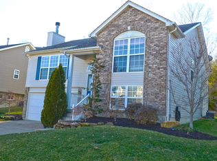 414 Winter Bluff Dr, Fenton, MO
