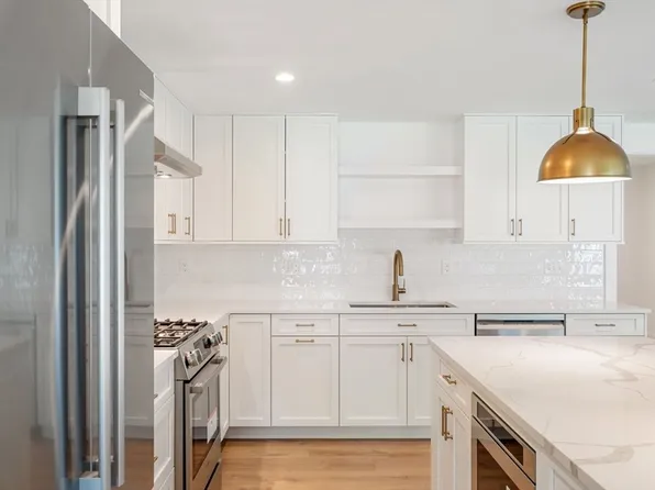 6 Malden St #6, Natick, MA 01760