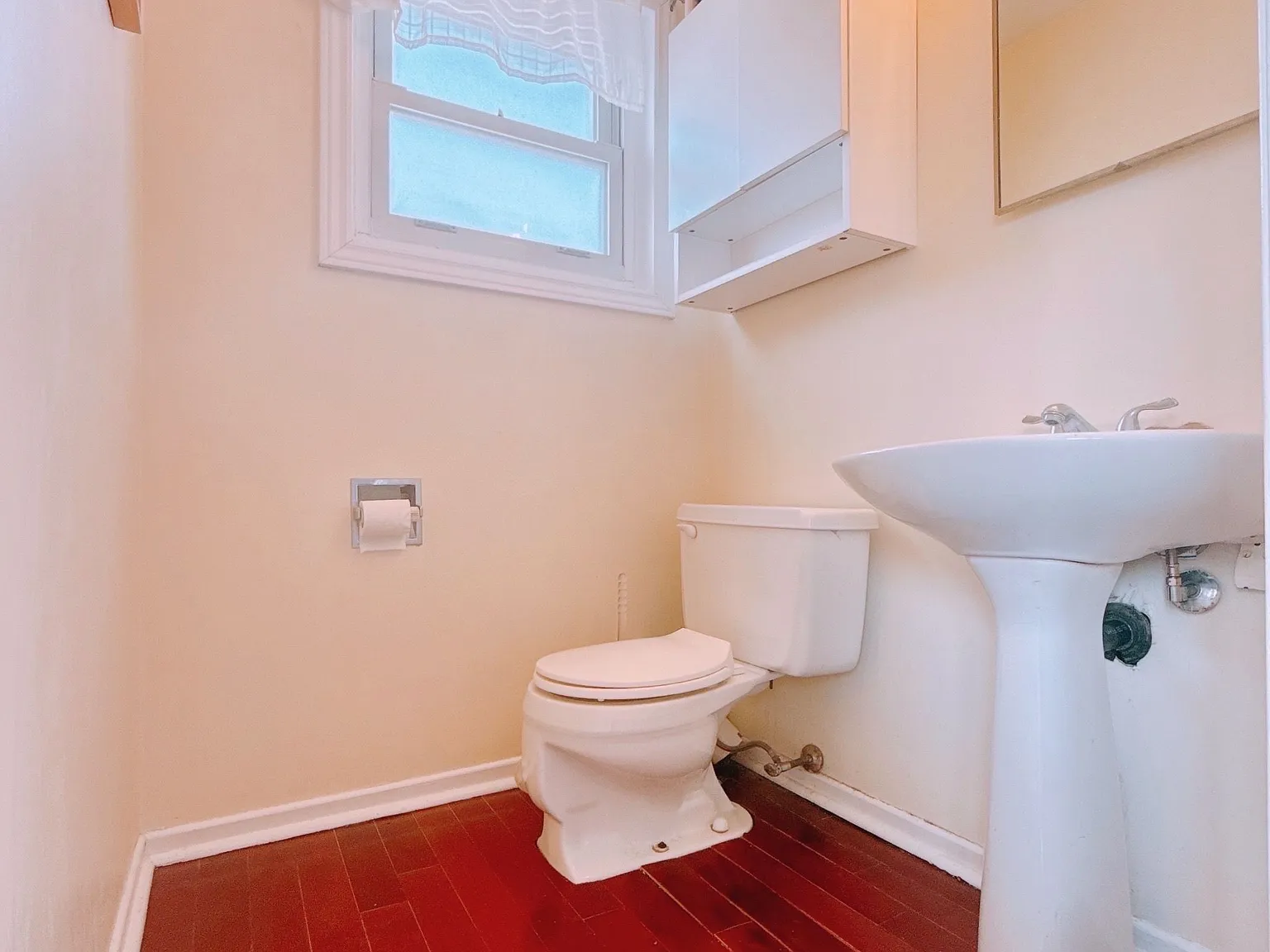 2 bed, $2,400 — Photo 4
