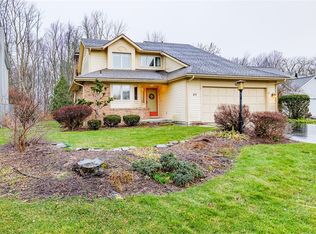 25 Winding Ln, Fairport, NY 14450