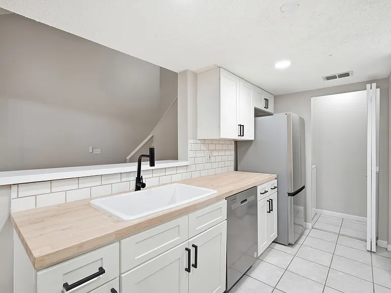 12287 Armenia Gables Cir — Photo 8
